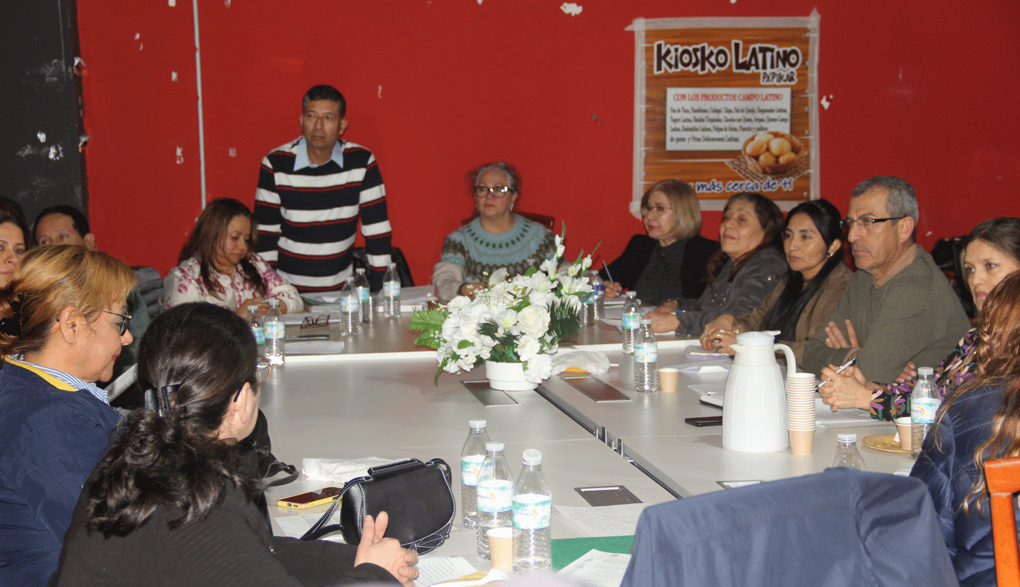 Directivos y Socios de la Asociación durante la Asamblea